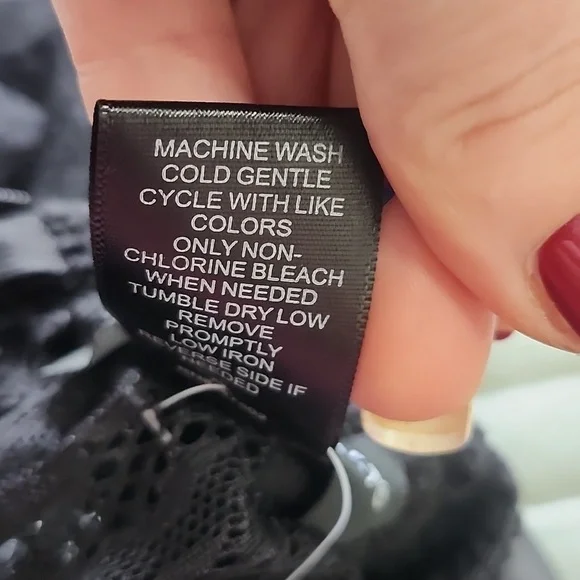 NWT ASHLEY STEWART BLACK LACE & FAUX LEATHER HI LOW GOTHIC TOP SIZE 14/16 - Picture 16 of 16